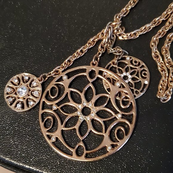 Express Long Gold Tone Chain Circle Pendants Style